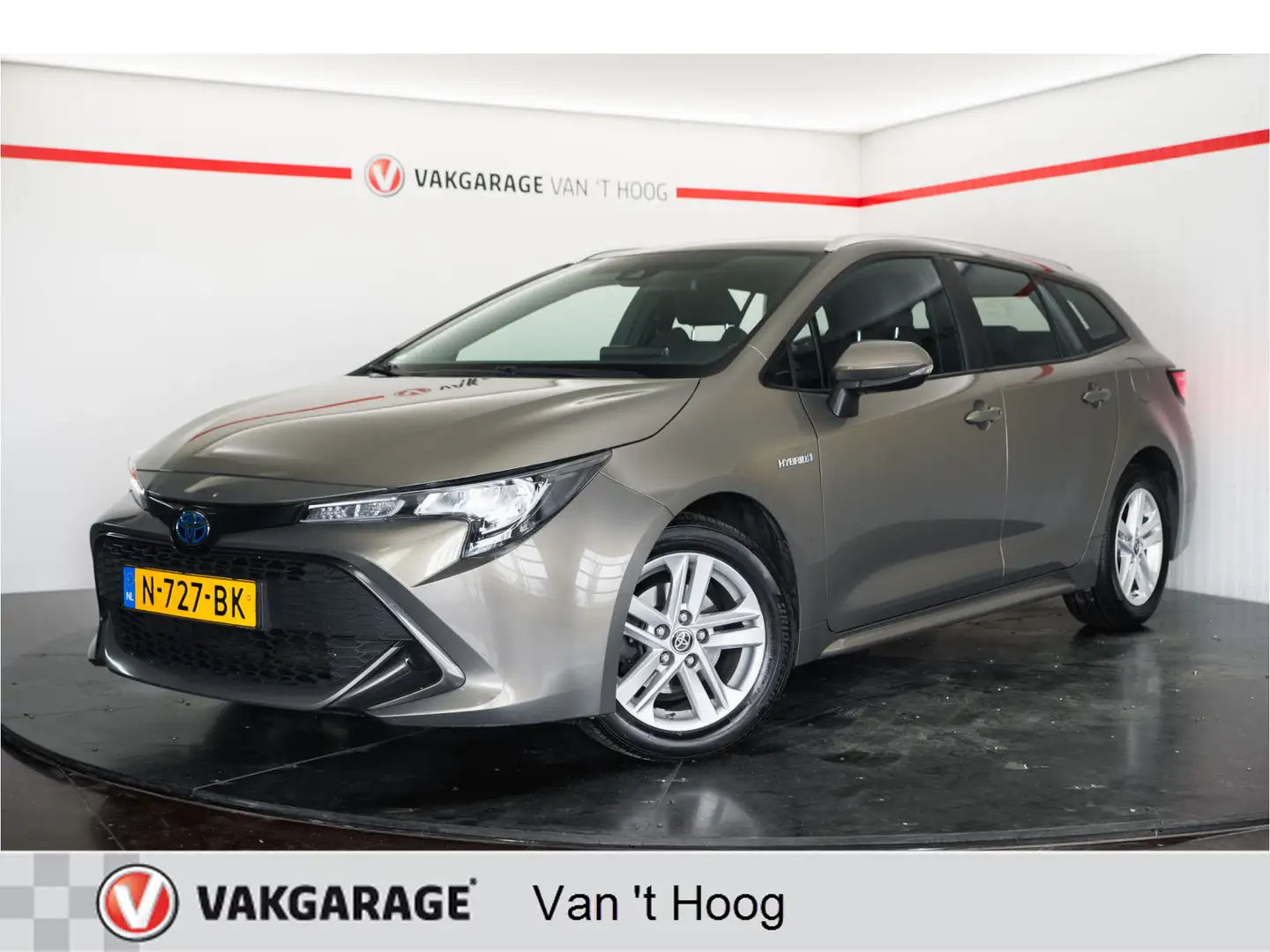 Toyota Corolla Touring Sports 1.8 Hybrid Active Groen - 1