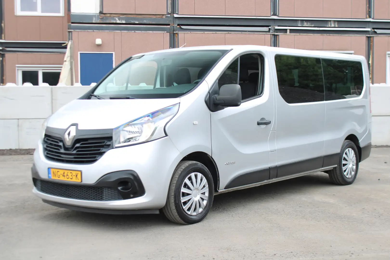 Renault Trafic Passenger 1.6 dCi Grand Expression Energy Grijs - 1
