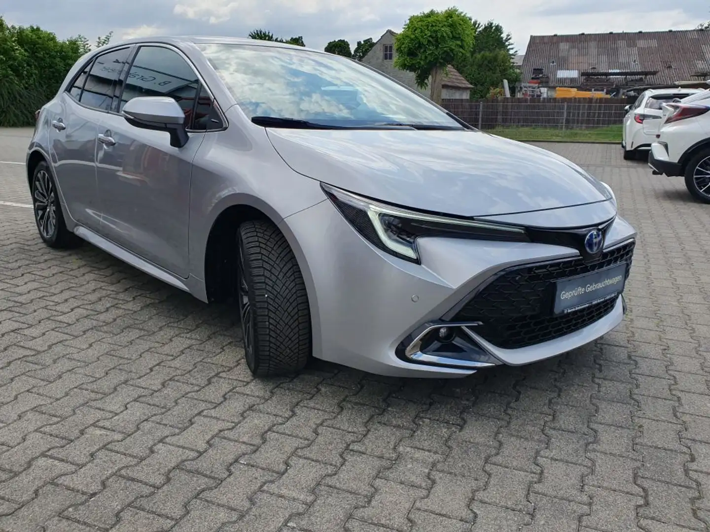 Toyota Corolla 1.8 Hybrid Team Deutschland Silber - 2