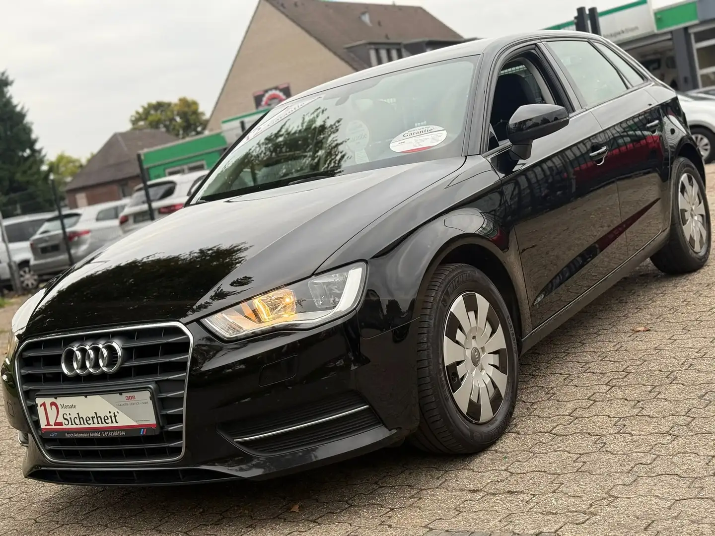 Audi A3 Sportback Attraction Schwarz - 2