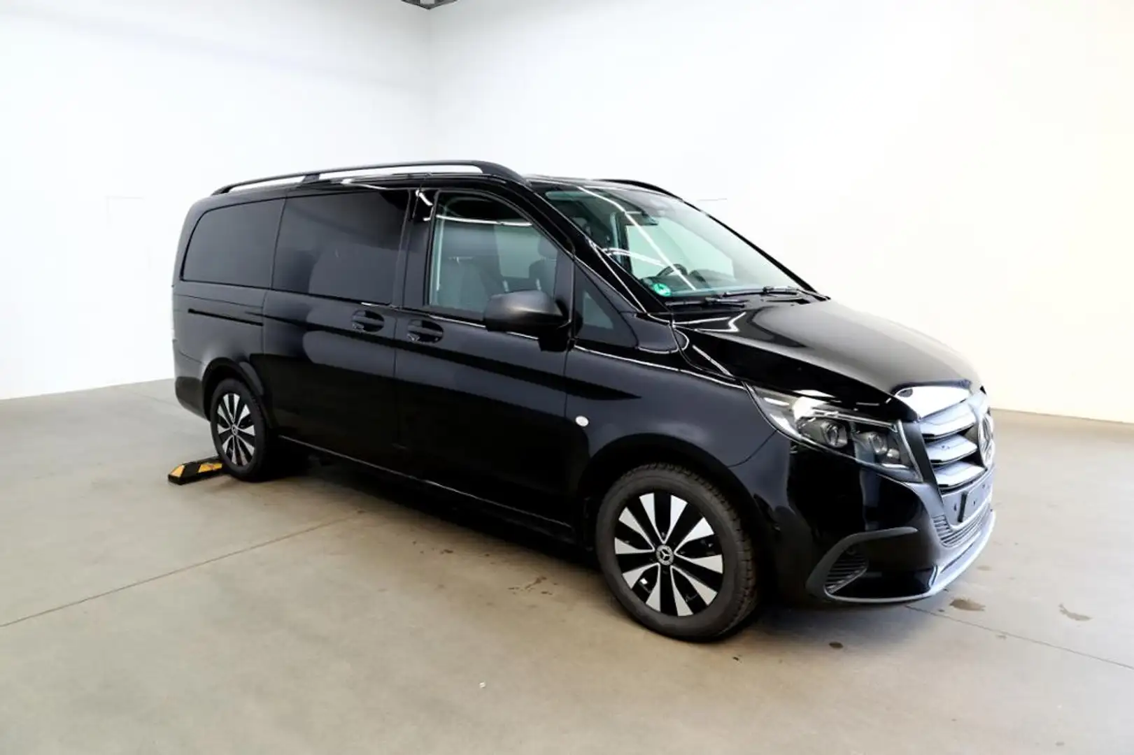 Mercedes-Benz Vito 114 CDI Tourer Pro Edition MultiBeam/AHK Schwarz - 2