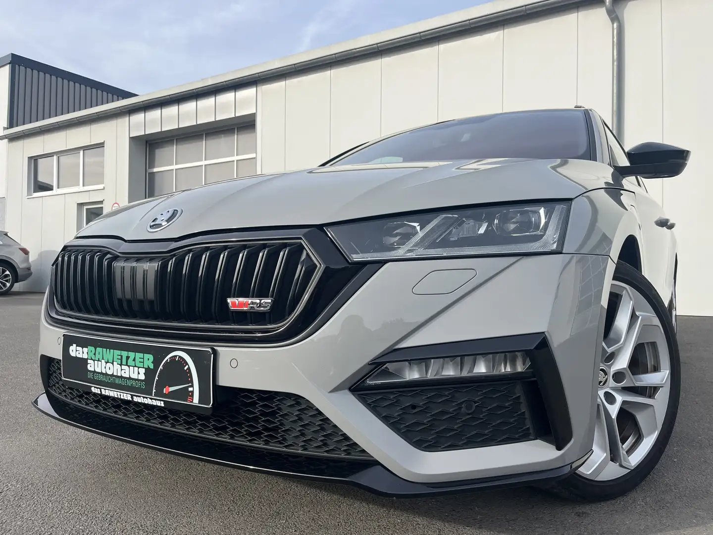 Skoda Octavia Combi 1.4 TSI e-Hybrid RS 181€ m. 20% Anzahlung Grau - 1