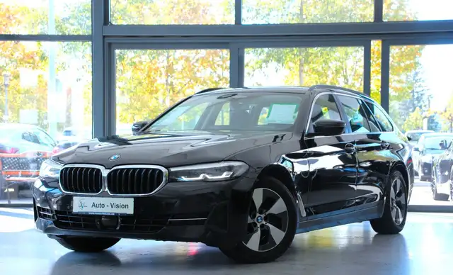 BMW 520 d xDrive*LED*KAM*AppleCarPlay*SHZ*