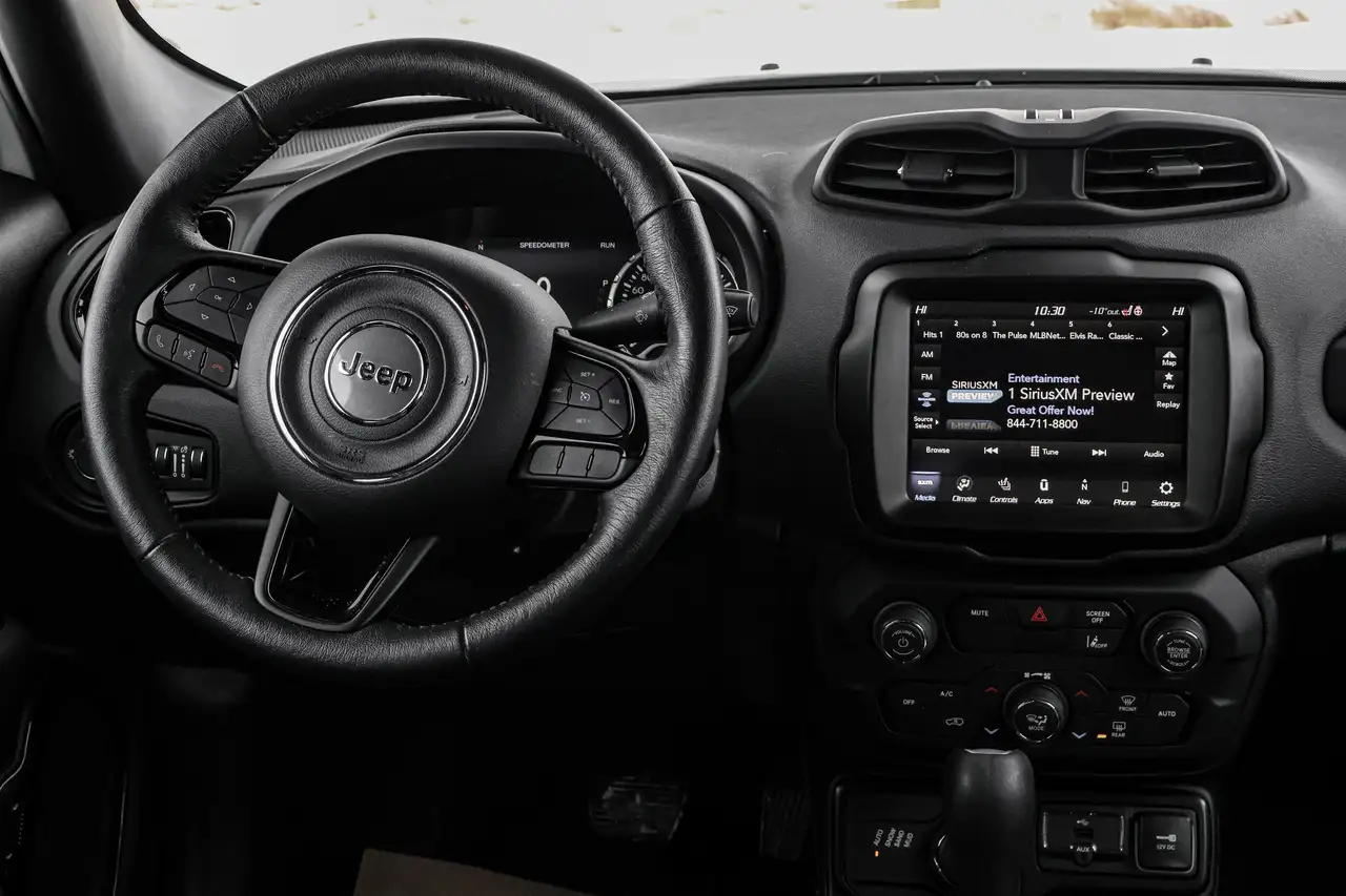 Jeep Renegade снимка Jeep Renegade