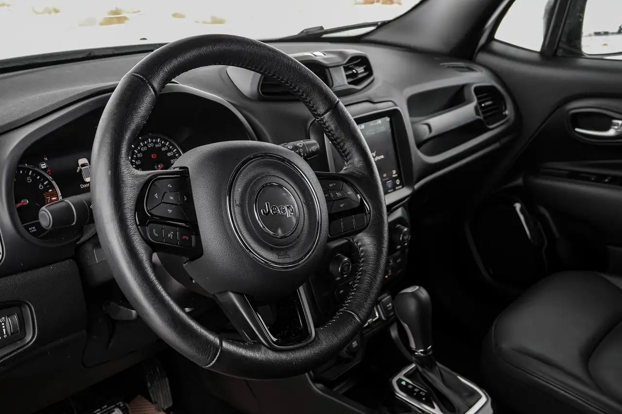 Jeep Renegade снимка Jeep Renegade