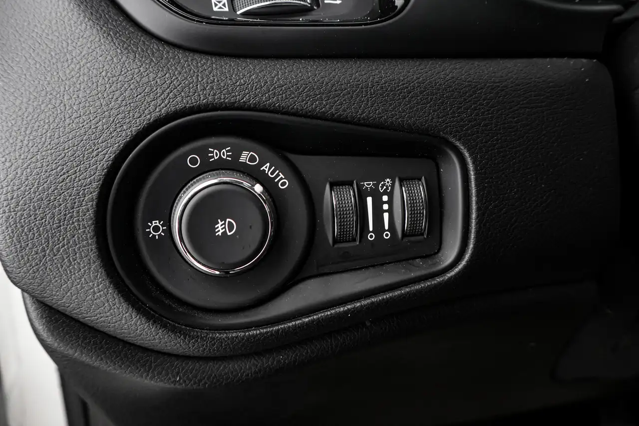 Jeep Renegade снимка Jeep Renegade
