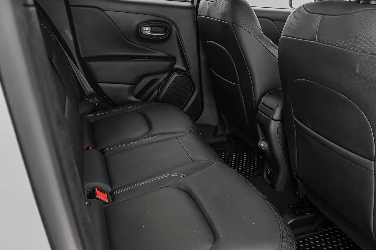 Jeep Renegade снимка Jeep Renegade