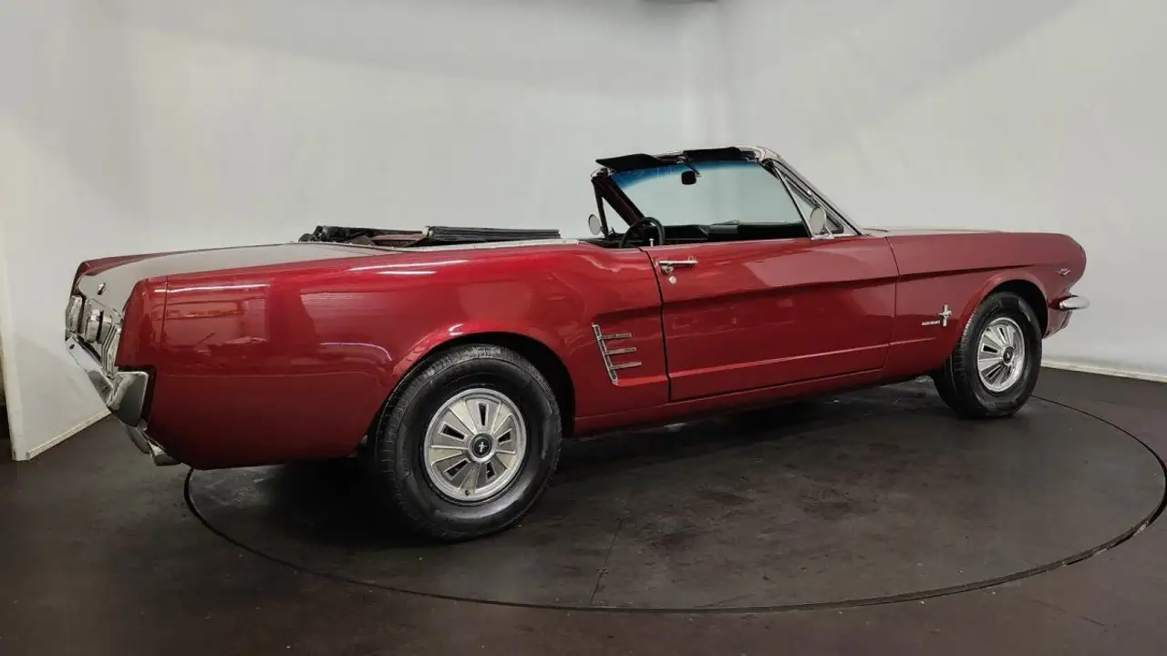 Ford Mustang cabriolet, foto 4