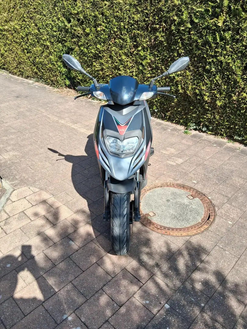 Piaggio Typhoon Aprilia SR Motard 125 Gris - 1