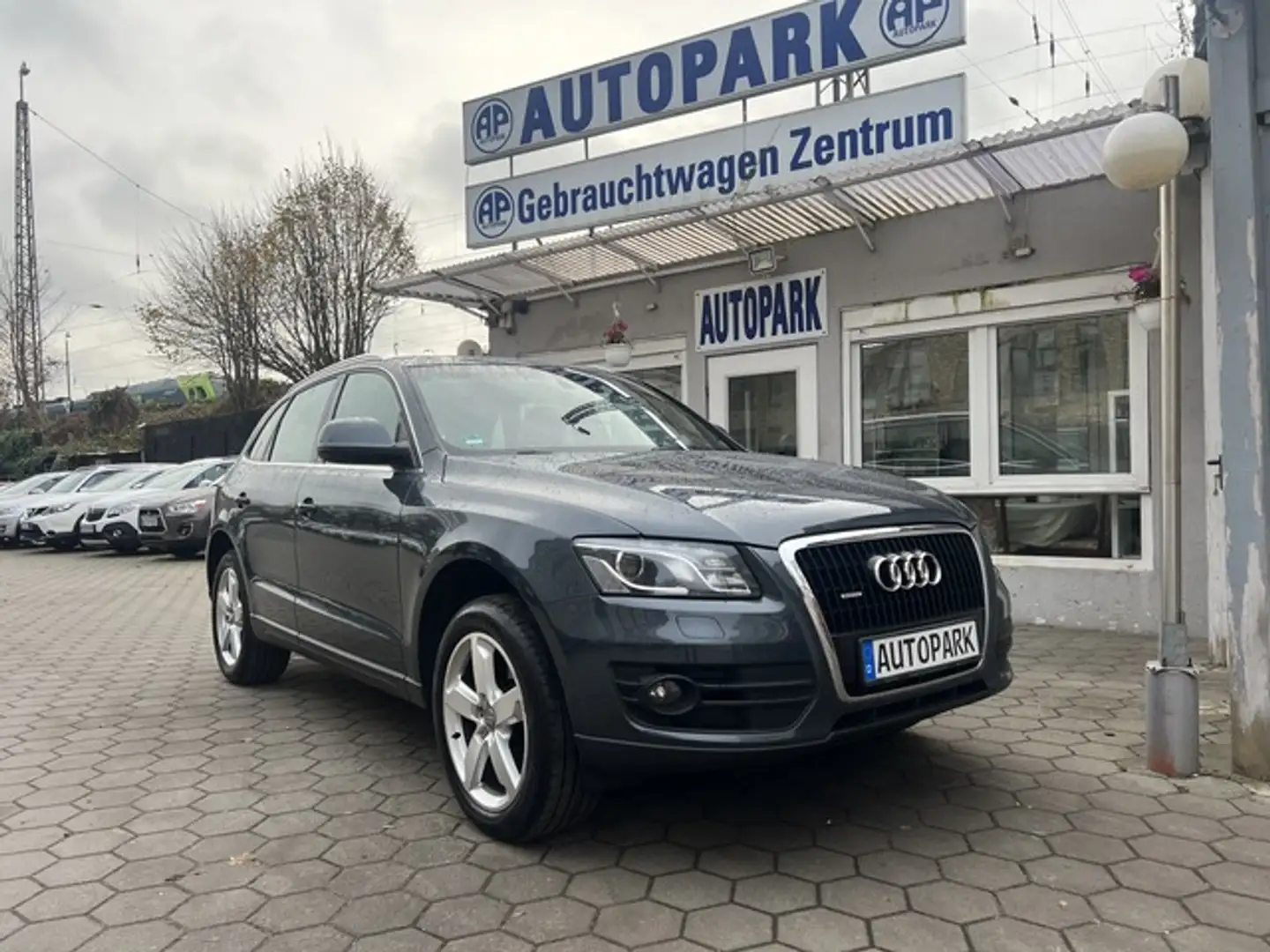 Audi Q5 3.0 TDI Quattro**Vollausstattung** Grau - 1