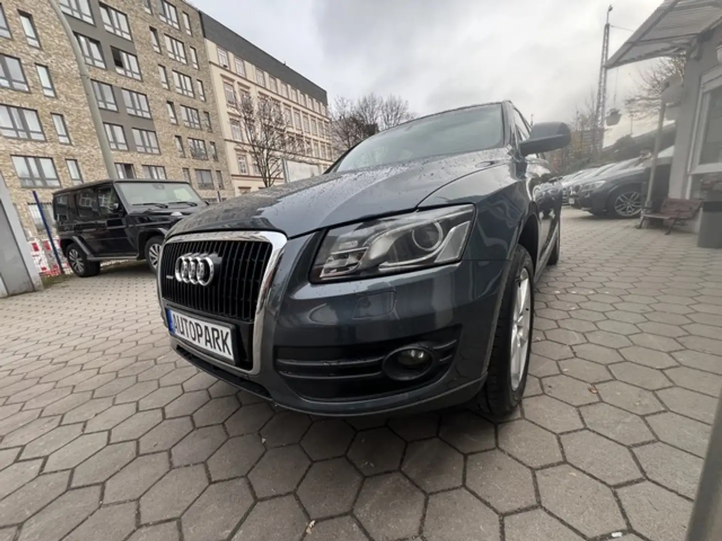 Audi Q5 3.0 TDI Quattro**Vollausstattung** Grau - 2
