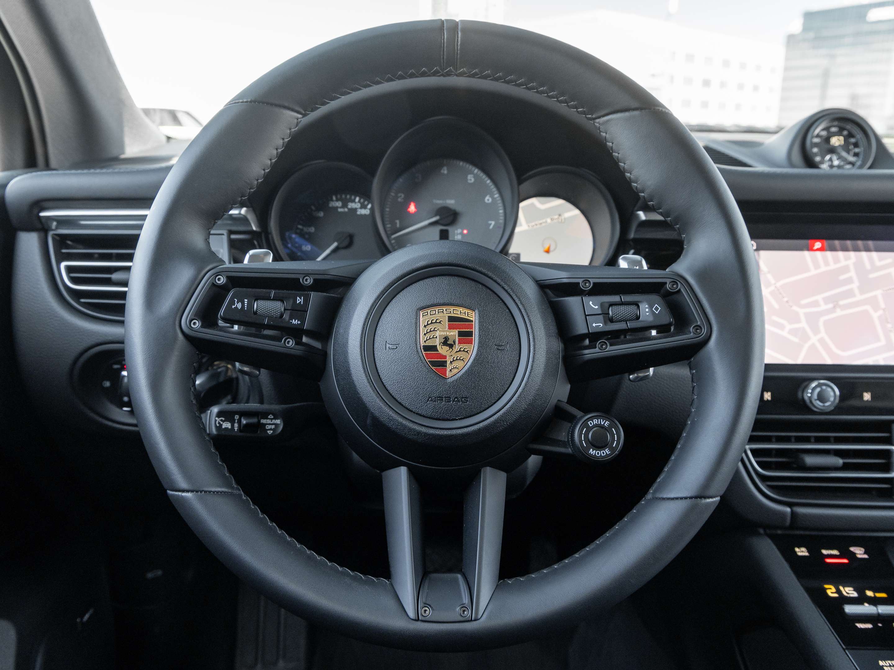 2025 Porsche Macan S | 2 Year Extended Warranty & Winter Tire Package thumb 12