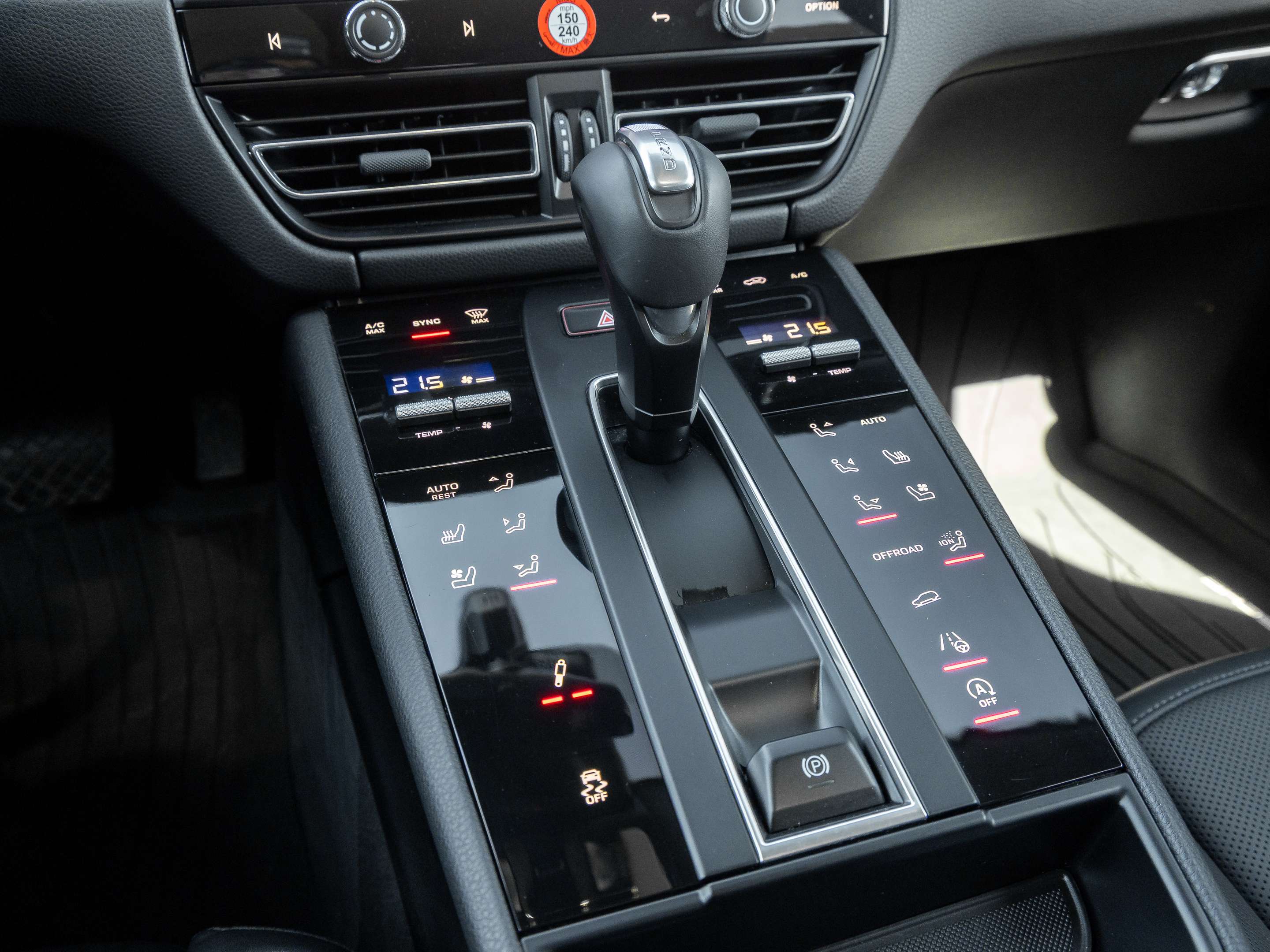 2025 Porsche Macan S | 2 Year Extended Warranty & Winter Tire Package thumb 22