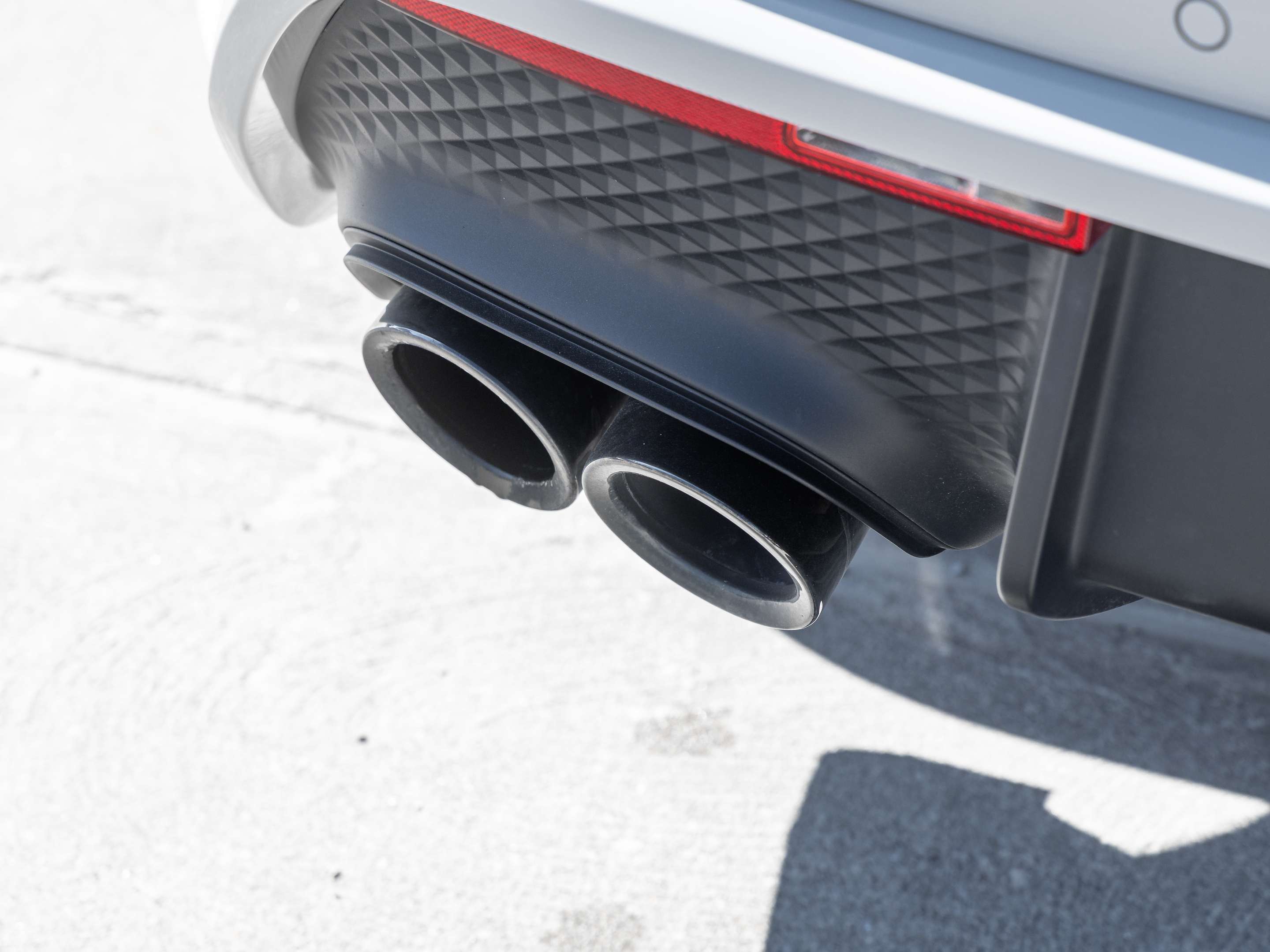 2025 Porsche Macan S | 2 Year Extended Warranty & Winter Tire Package thumb 9
