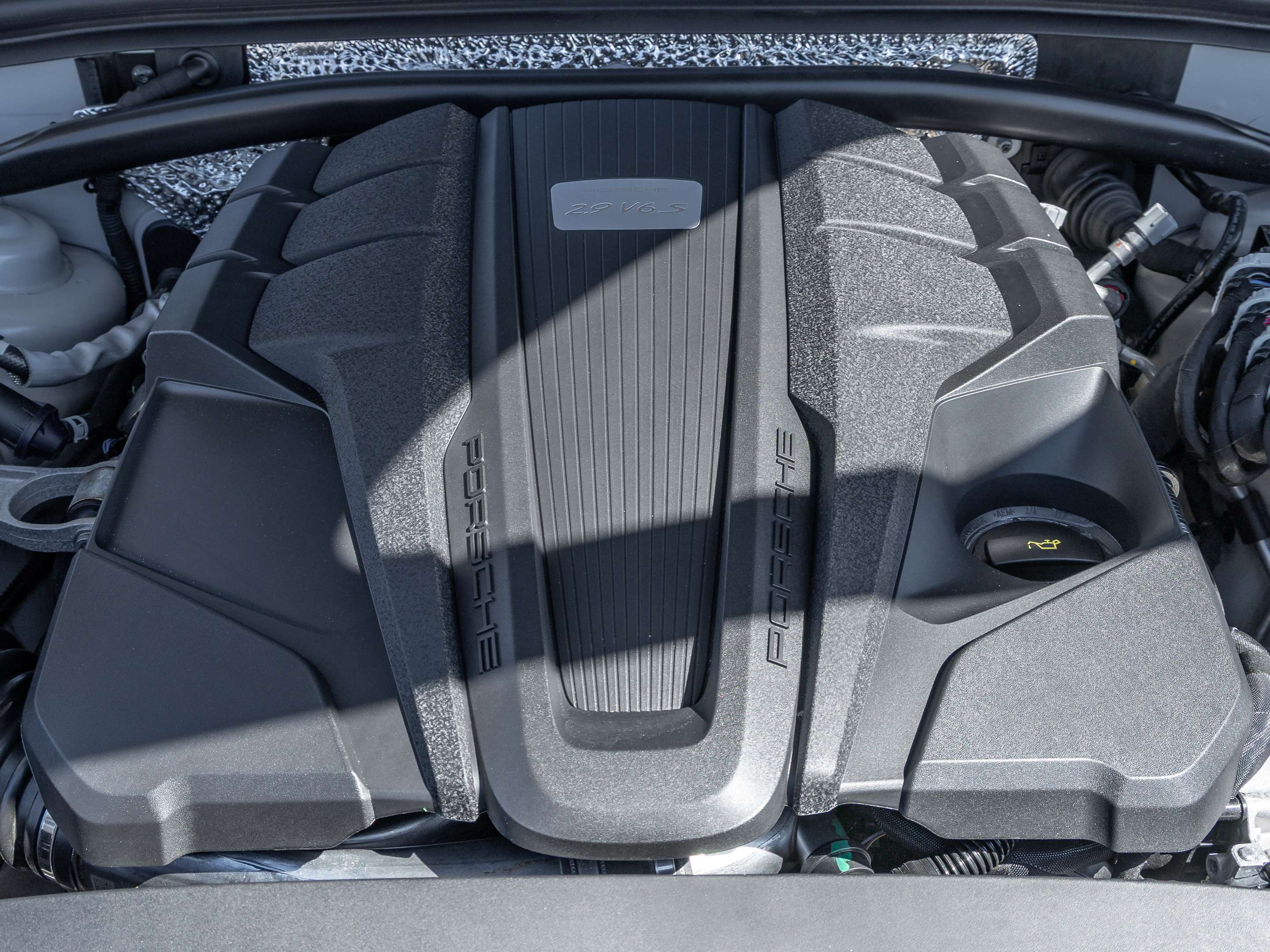 2025 Porsche Macan S | 2 Year Extended Warranty & Winter Tire Package thumb 34