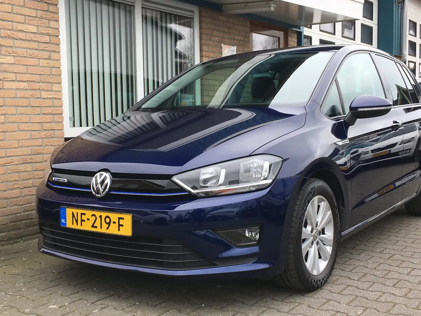 Volkswagen Golf Sportsvan 1.0 TSI Comfortline Blauw - 2