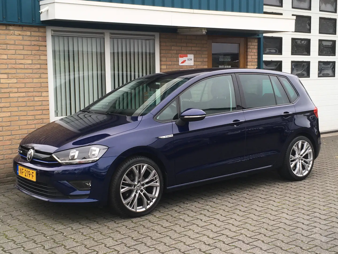 Volkswagen Golf Sportsvan 1.0 TSI Comfortline Blauw - 1