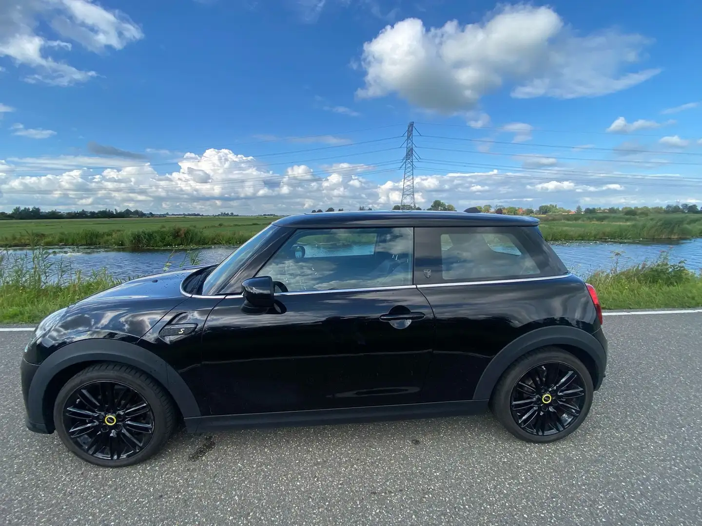 MINI Cooper SE Yours Trim - 2