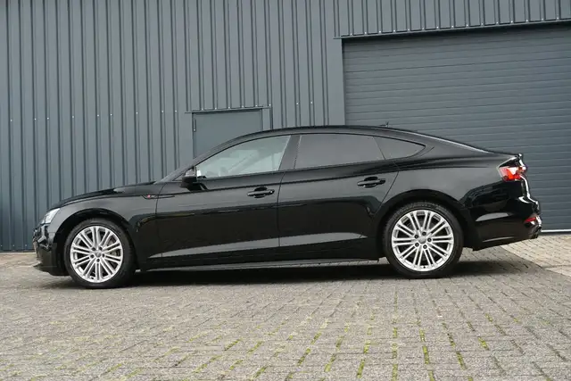 Audi A5 view 4