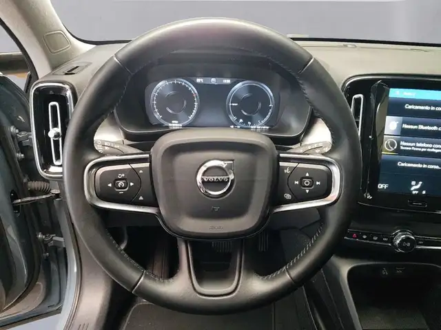 Volvo XC40 view 12