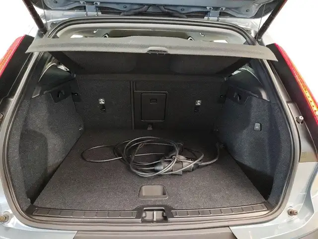 Volvo XC40 view 15