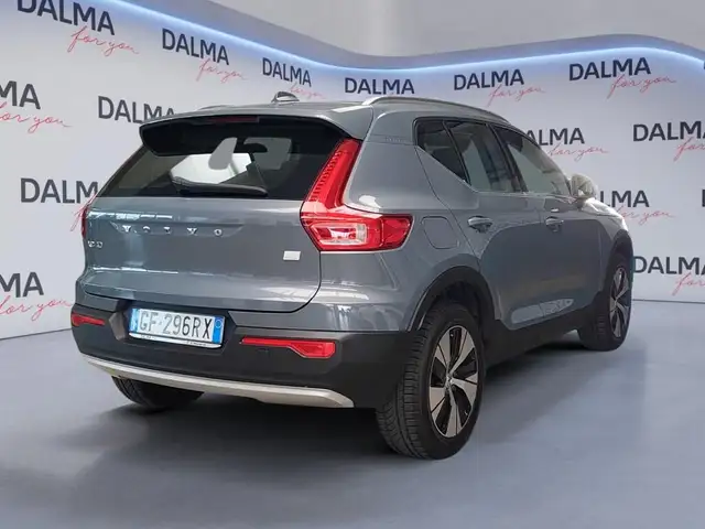 Volvo XC40 view 5