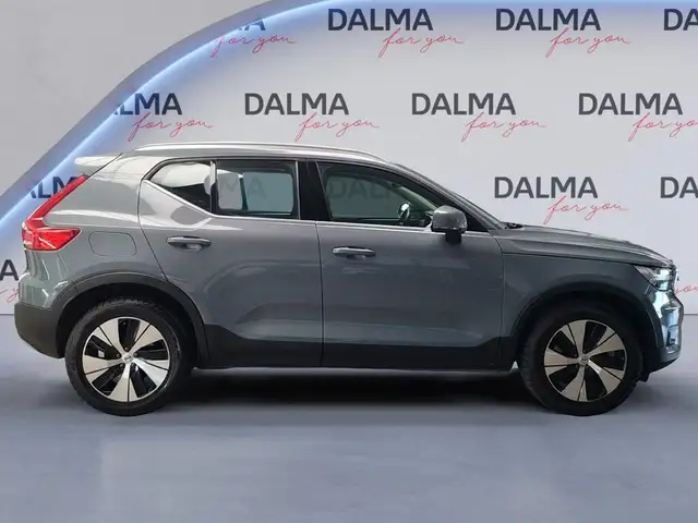 Volvo XC40 view 6