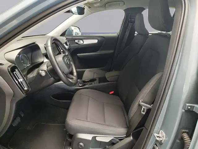 Volvo XC40 view 10