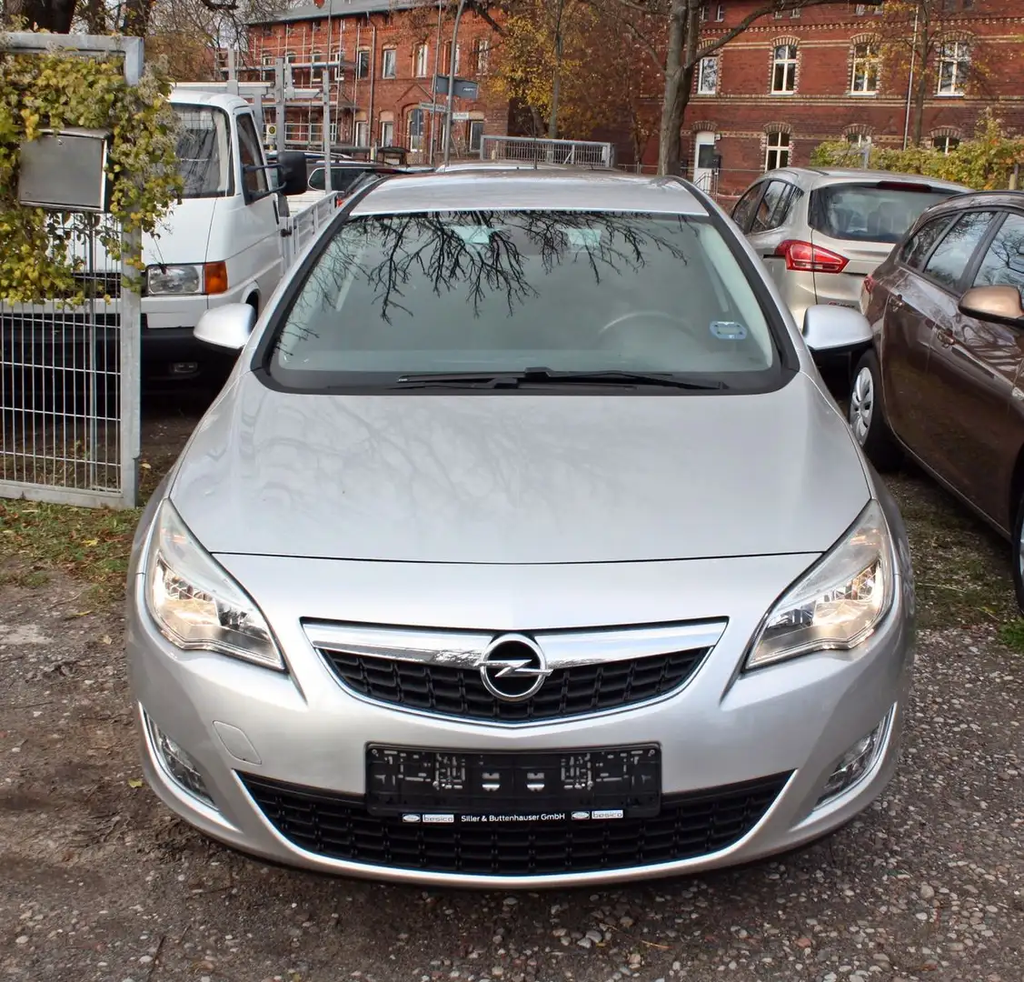 Opel Astra J Lim. Design Edition/TÜV/AU 10/2027 Silber - 2