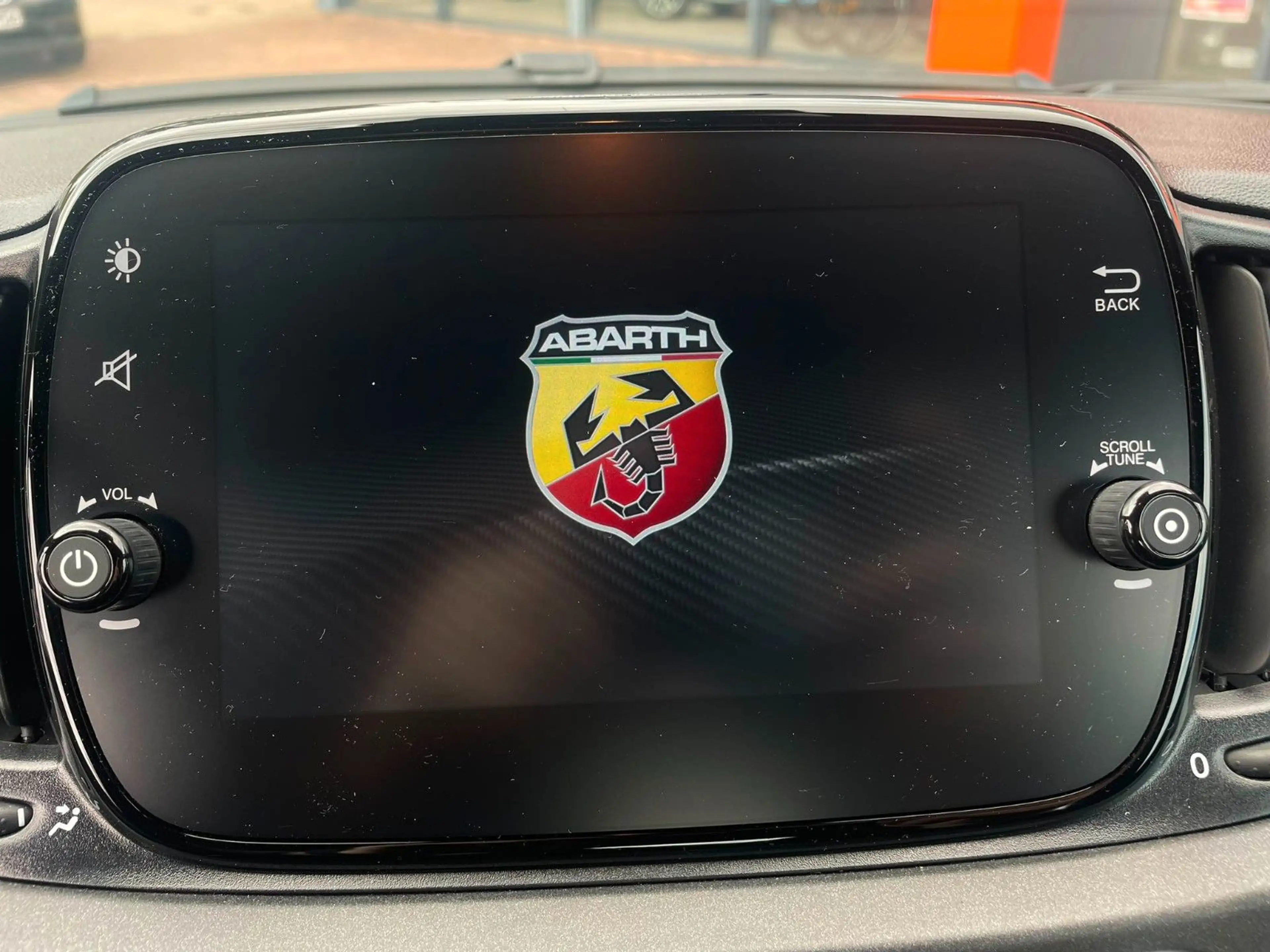 Abarth 695C *Schalensitze*adap. Dämpfer*Carbonlenkrad* — photo 16