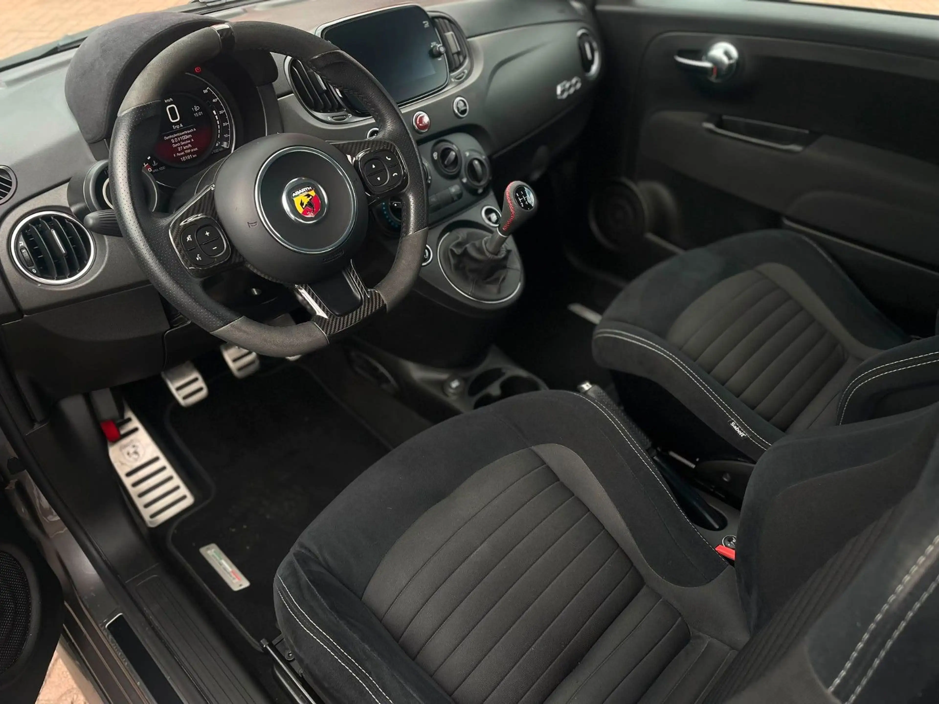 Abarth 695C *Schalensitze*adap. Dämpfer*Carbonlenkrad* — photo 7
