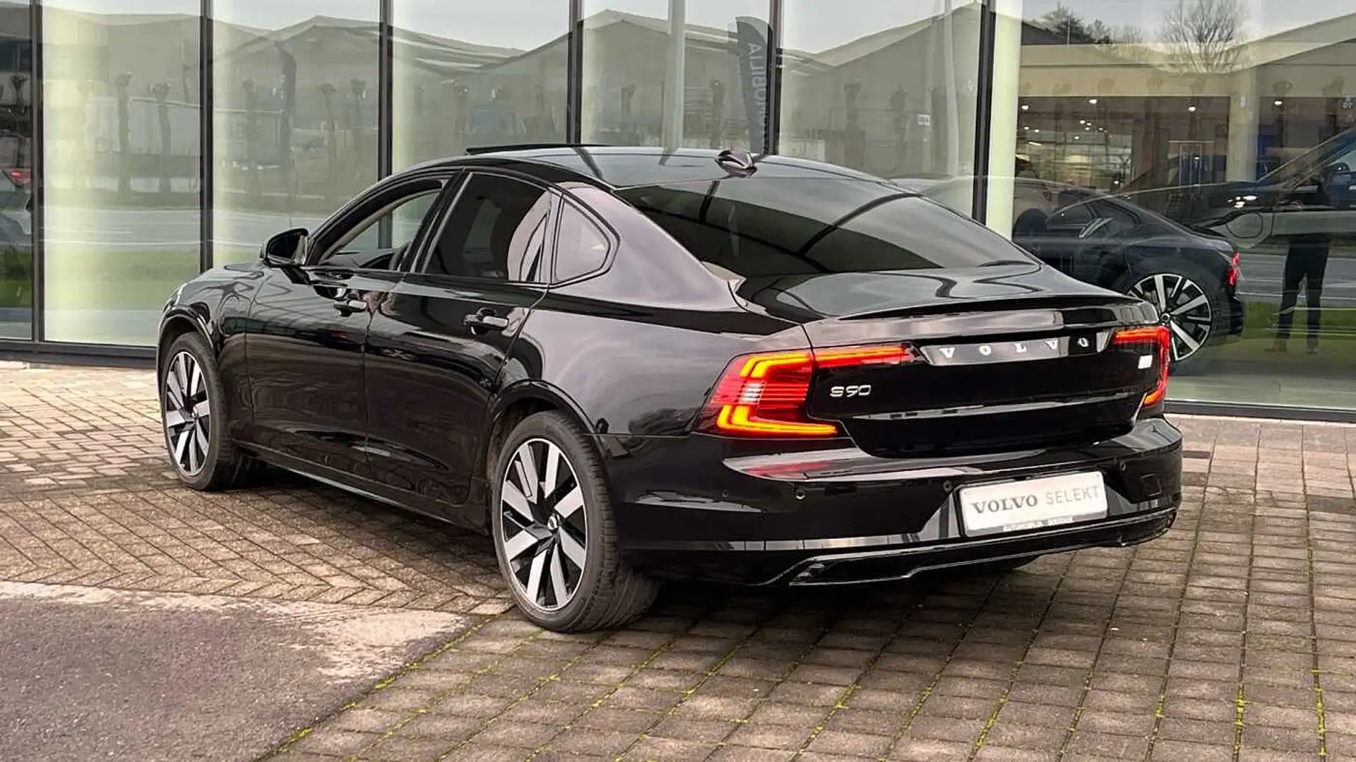 Volvo S90 Plus Dark T8 AWD Hybride | 360° Camera | Schuifdak Black - 2