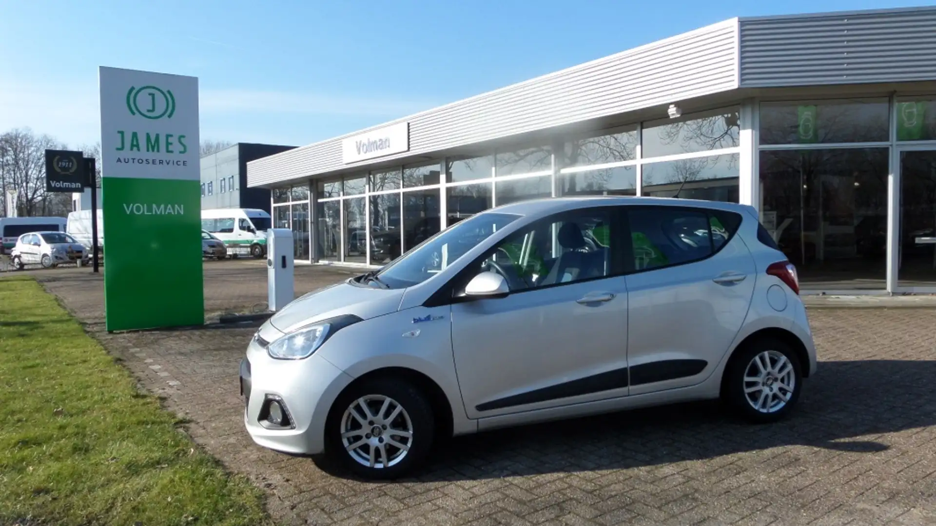 Hyundai i10 1.0i i-Motion Comfort plus Grijs - 1