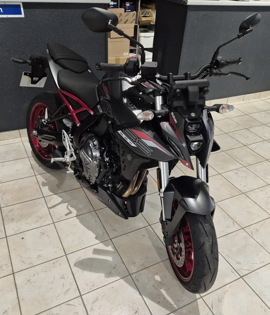 Suzuki GSX 8S Noir - 1