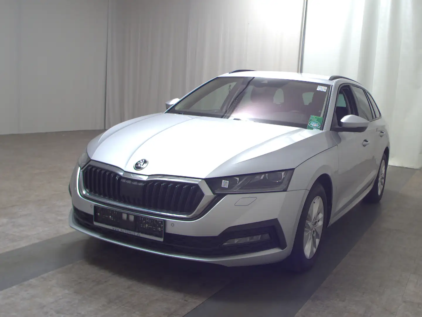 Skoda Octavia Combi 2.0 TDI Ambition Navi LED vc RFK Silber - 2