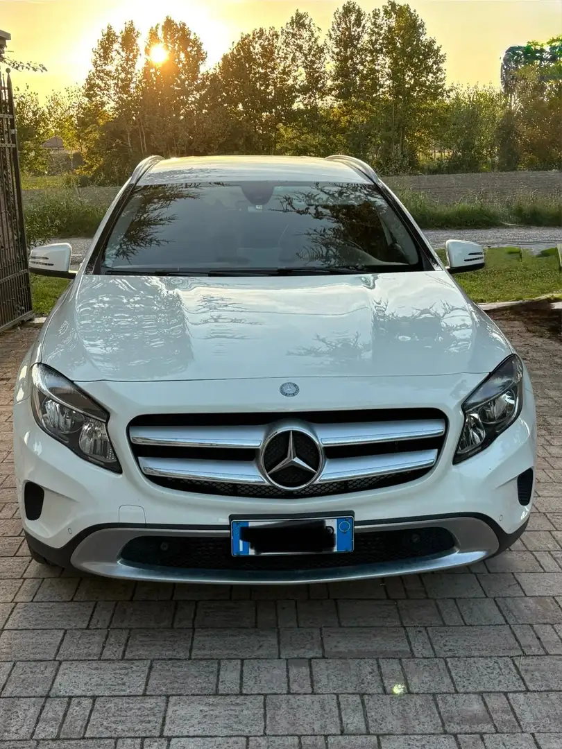 Mercedes-Benz GLA 180 GLA 180 d Business auto sport Bianco - 1