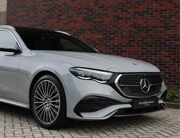 Mercedes-Benz E-Class view 18