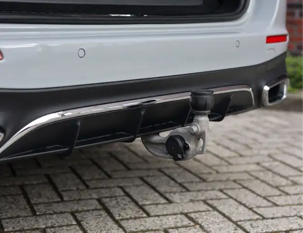 Mercedes-Benz E-Class view 21