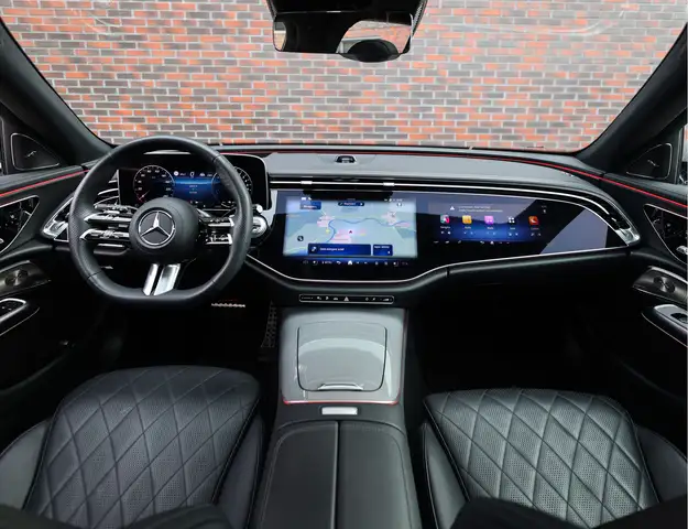 Mercedes-Benz E-Class view 3
