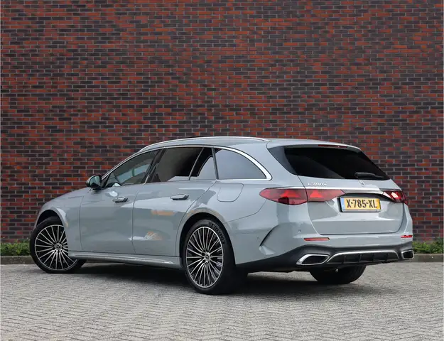 Mercedes-Benz E-Class view 2