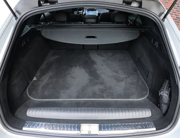 Mercedes-Benz E-Class view 22