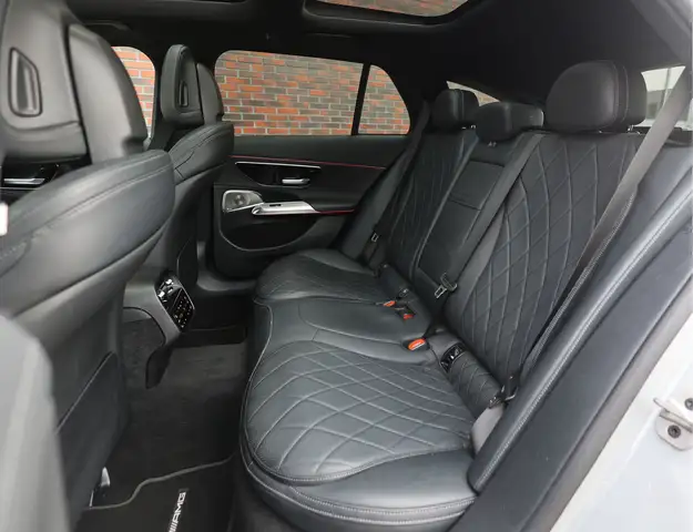 Mercedes-Benz E-Class view 28