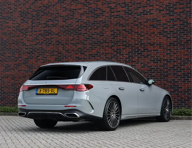 Mercedes-Benz E-Class view 17