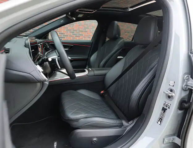 Mercedes-Benz E-Class view 26