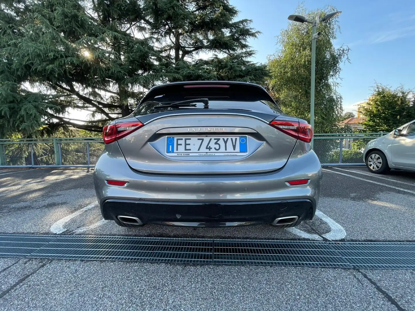 Infiniti Q30 2.2d DCT Premium Grigio - 2