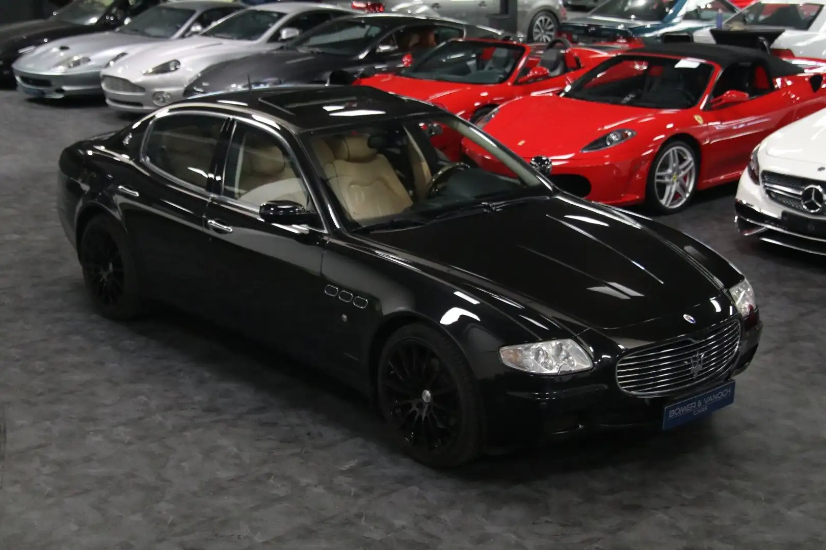 Maserati Quattroporte 4.2 V8 DuoSelect Zwart - 2