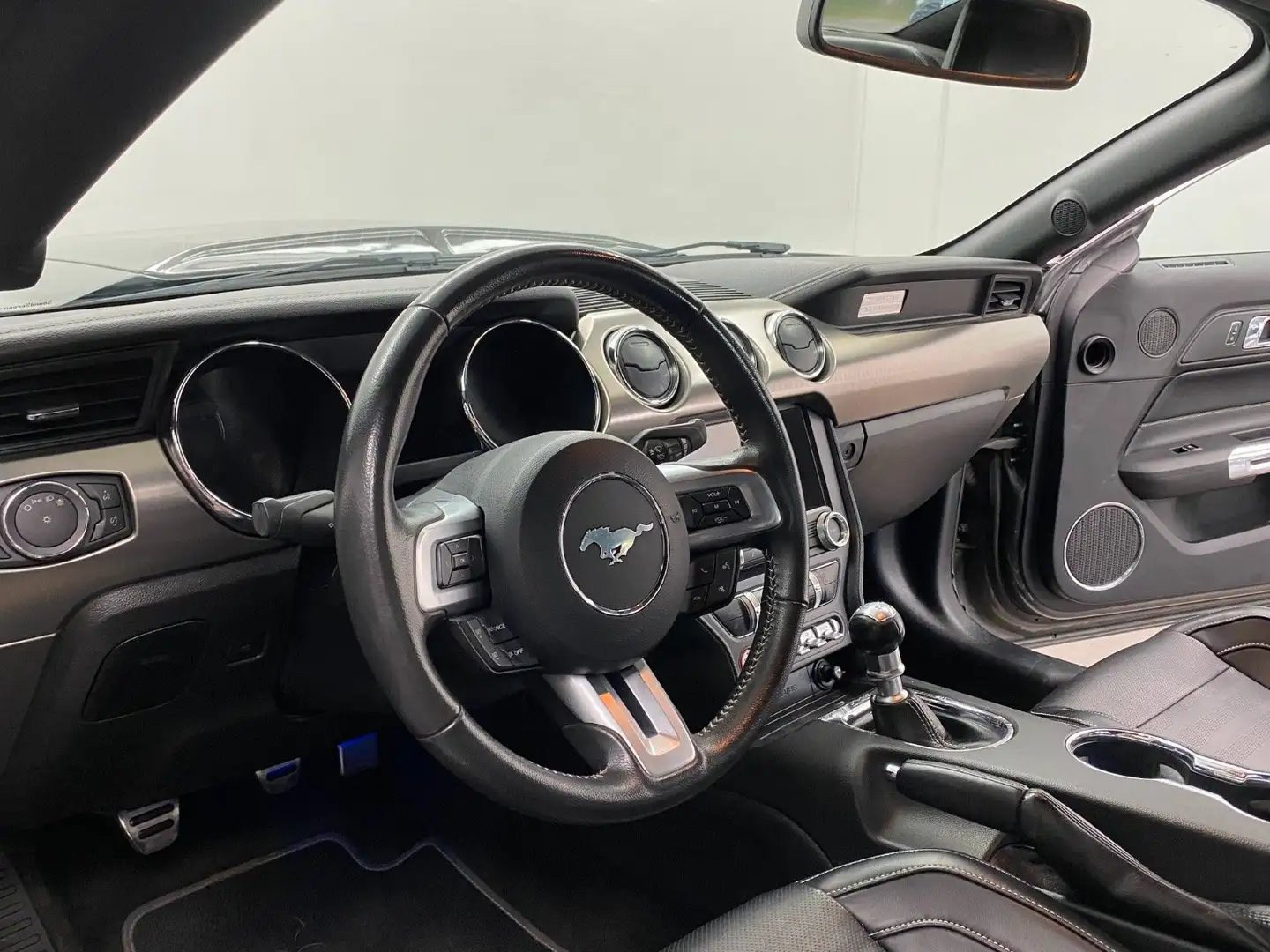 Ford Mustang 5.0 GT V8 - #Ikonisches Design #Power/// Gris - 2
