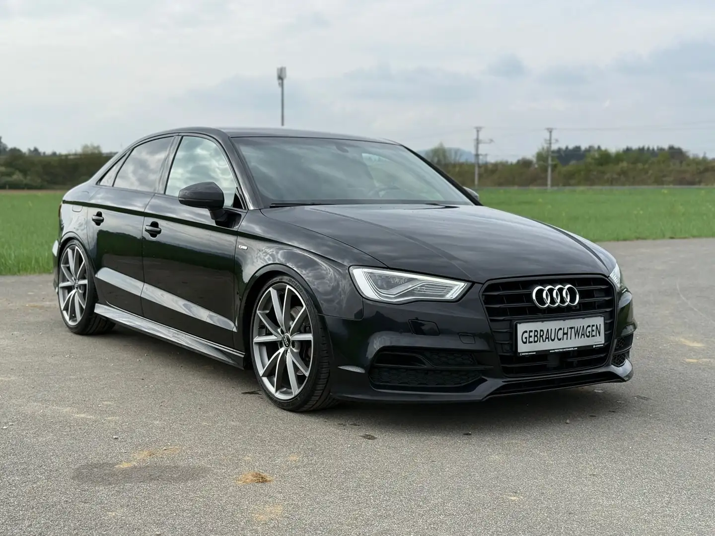 Audi A3 2.0 TDI S line Sportpaket Schwarz - 1