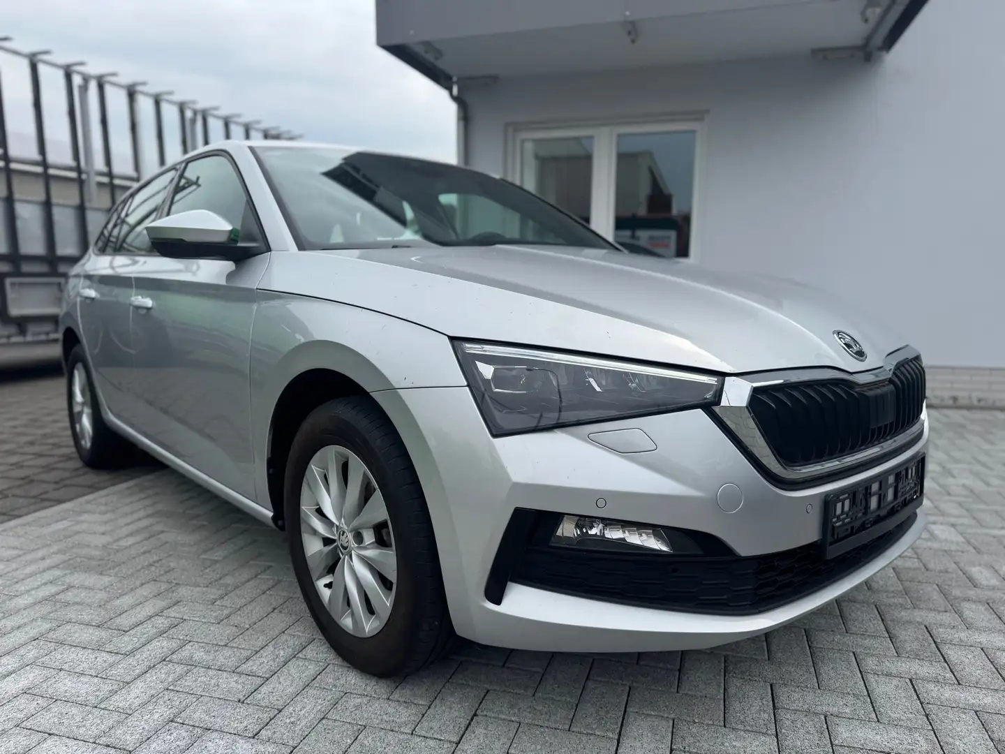 Skoda Scala Style 1,0 TSI LED  6 Gang 12Tkm Grau - 2