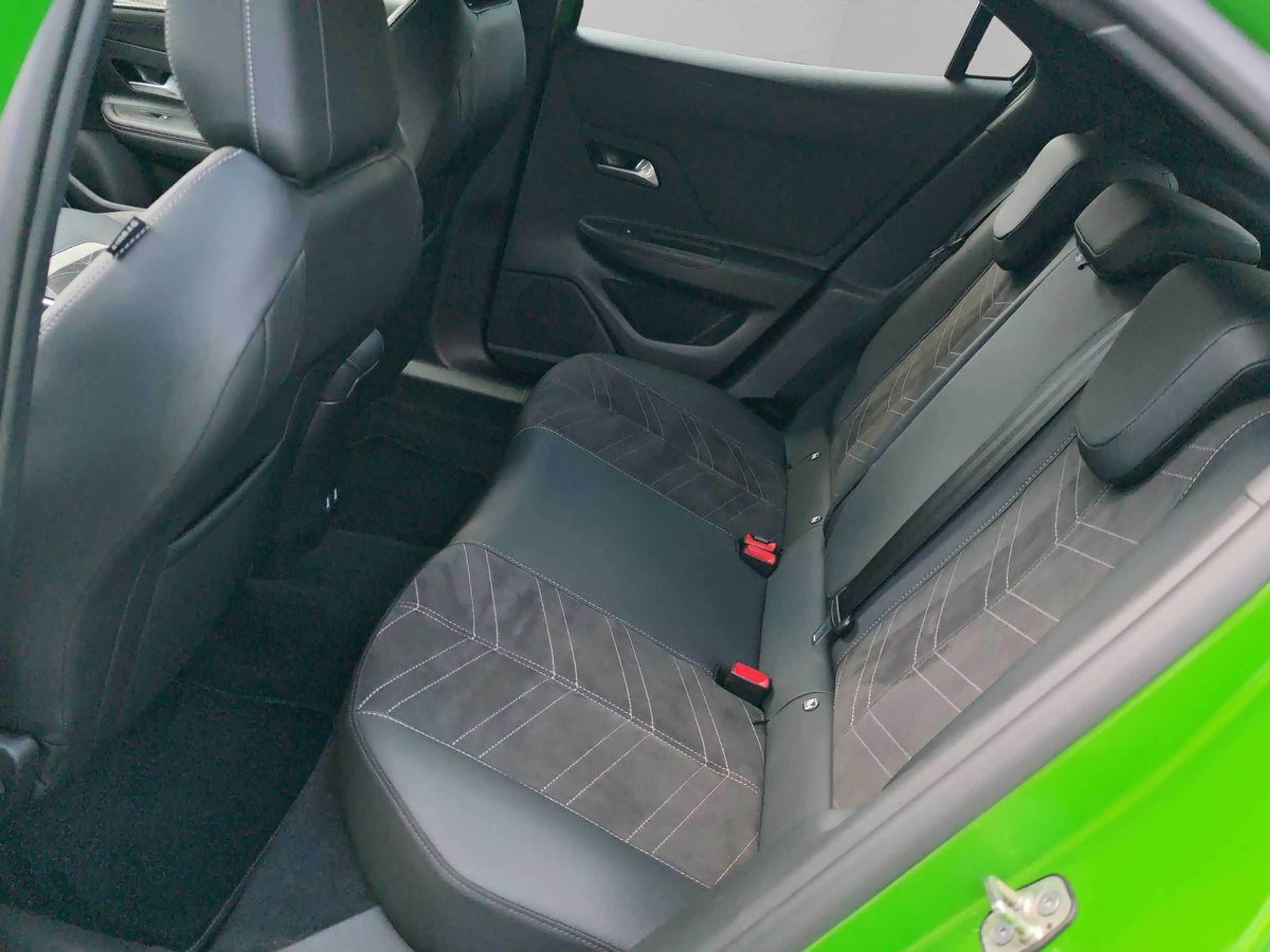 Opel Mokka-E Ultimate Alcantara/ACC/Matrix/Kamera/11Kw — photo 14